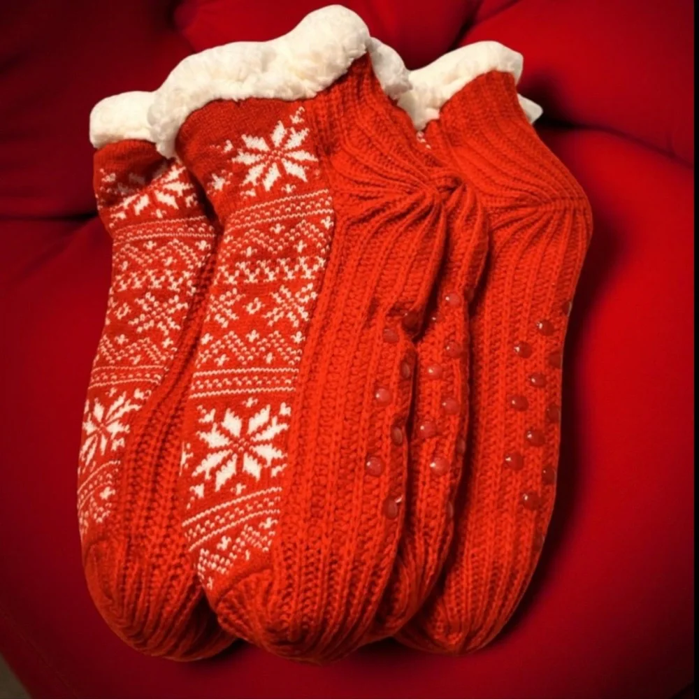 Christmas Socks Cozy Knit Slipper Socks Snowflake Pattern non slip NWT